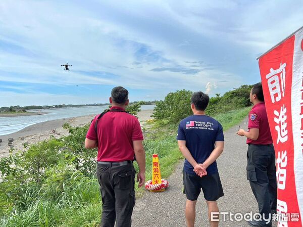 ▲台南市政府消防局全面升級無人機救災應用，目前全市配置22架無人機，廣泛投入火警及山水域搜救任務。（記者林東良翻攝，下同）
