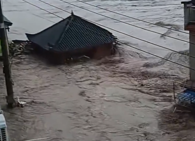 ▲▼湖南石門暴雨已釀5死。（圖／翻攝自微博）