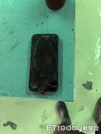 ▲▼龍膽石斑吞下iPhone 16！　8個月後手機奇蹟出現。（圖／翻攝自臉書／陳志東）