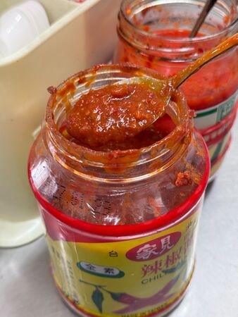 ▲▼華榮市場古早味米粉湯。（圖／部落客小虎食夢網授權提供）