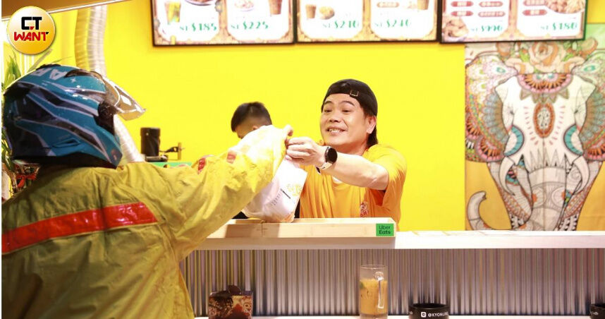 馬國弼下戲秒衝炸雞店　趕場打工「13年還清4500萬債務」