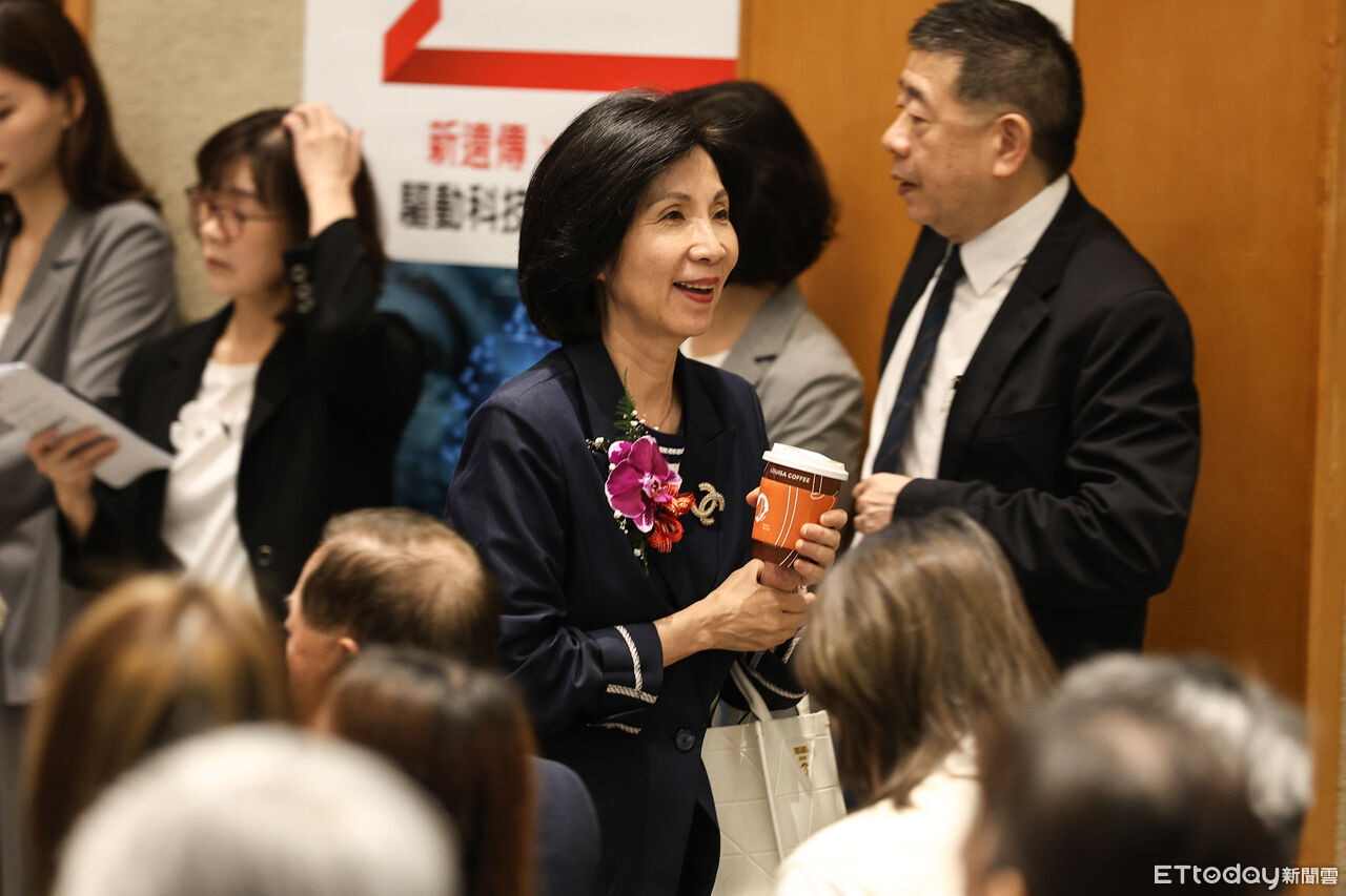 遠傳股價創歷史新高首度破百 電信三雄差距逐步縮小