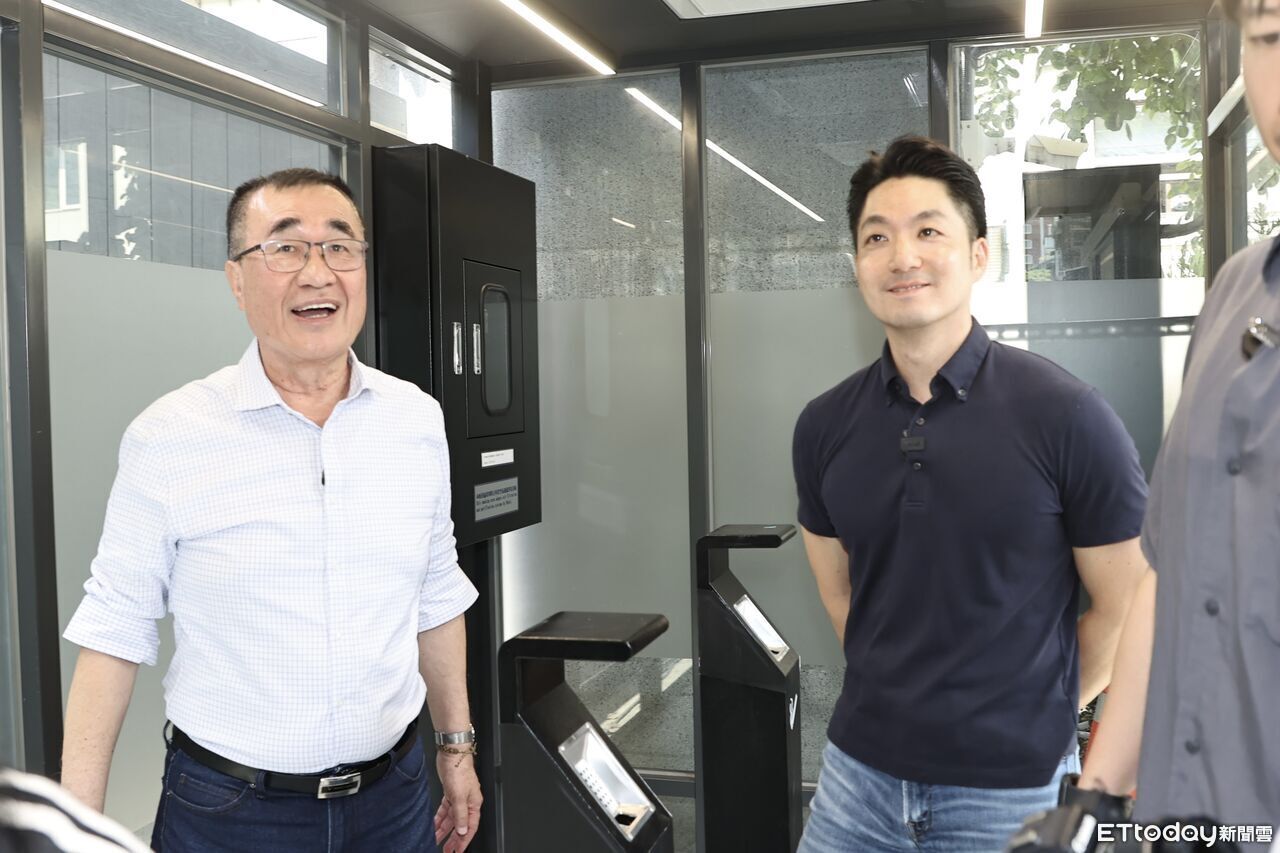 黃捷拋捷運丟姓名貼「推銷沈伯洋」 蔣萬安皺眉:不要亂丟垃圾