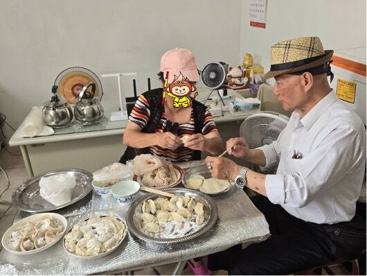 陪更生人重返社會!60歲婦出監後賣水餃重生 女更生人學攝影奪國際銀獎
