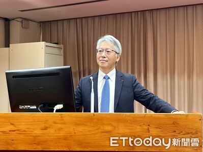 中研院砸百萬修院徽遭疑「去蔡元培化」　院長否認：兩套並行