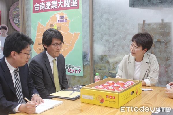 ▲立法委員陳亭妃會晤駐台北韓國代表部代理代表高尚郁，爭取韓國延長台灣芒果降稅優惠。（記者林東良翻攝，下同）
