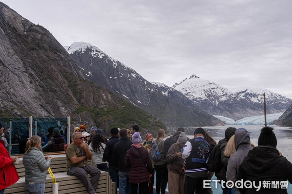 ▲星辰公主號進入恩迪科特峽灣（Endicott Arm），並朝道斯冰河（Dawes Glacier）方向進行景觀巡航,公主遊輪,冰河峽灣,星辰公主號。（圖／記者彭懷玉攝）
