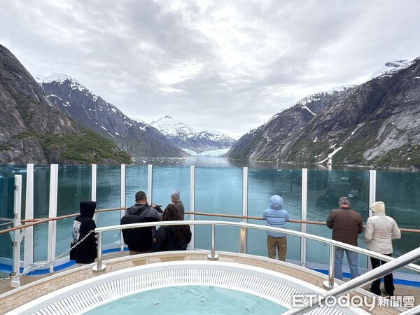 ▲星辰公主號進入恩迪科特峽灣（Endicott Arm），並朝道斯冰河（Dawes Glacier）方向進行景觀巡航,公主遊輪,冰河峽灣,星辰公主號。（圖／記者彭懷玉攝）