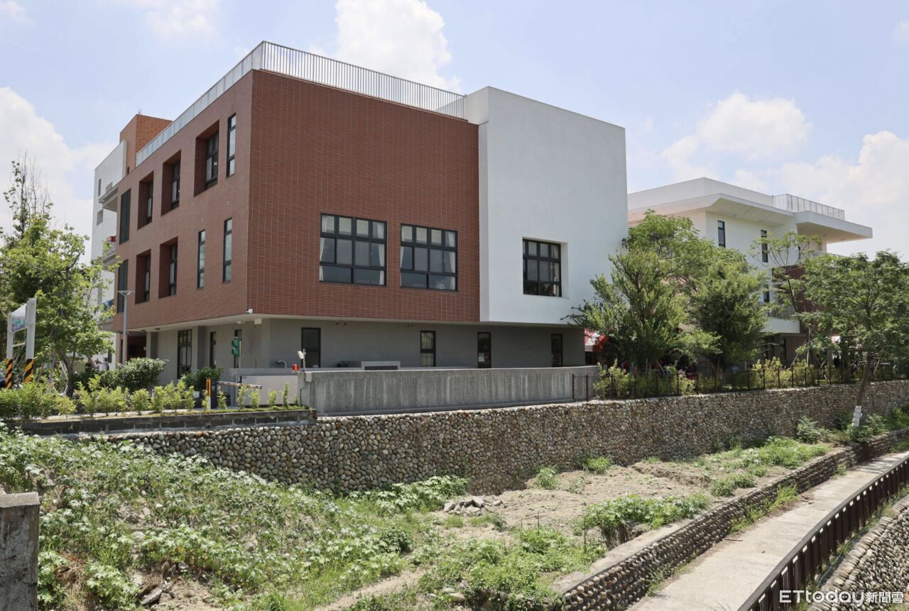 雲林溪畔再添幸福建設 斗六多功能社福大樓正式落成