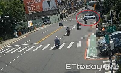永和休旅車左轉未禮讓　7旬翁犁田攔腰撞命危！驚悚畫面曝