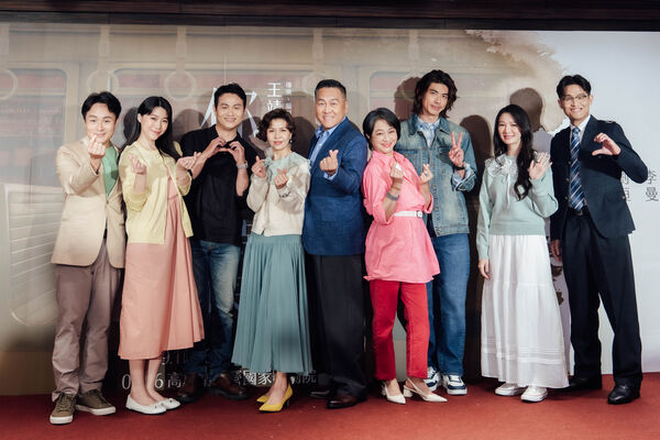 ▲舞台劇《你來的時候》由李杏、梁正群、楊麗音、朱德剛、于子育等人演出。（圖／寬宏提供）