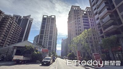 房價肉搏戰！仁武新案重回2字頭　晚買省百萬已購客看傻