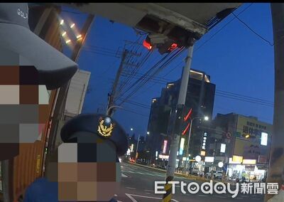「手抱警用大盤帽」男外出散步迷航 警:原來是自己人