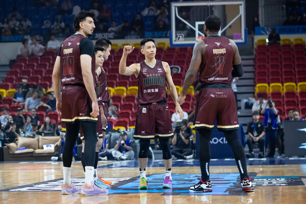 ▲台南台鋼獵鷹G1慘輸富邦勇士27分。（圖／PLG提供）