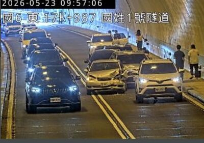 快訊／國6東向「國姓1號隧道」5車追撞　佔用內線車道