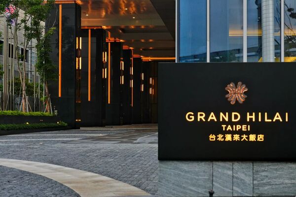 ▲▼島語自助餐廳。（圖／混血珊莎的奇幻旅程授權提供）