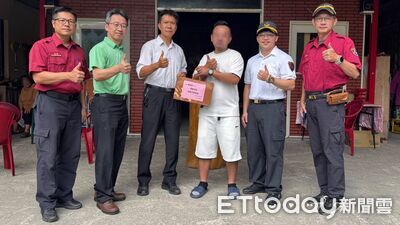 男子車禍「噴飛5米摔邊坡」重傷休克　警消跨區接駁救回1命