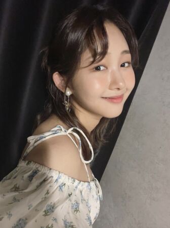 ▲▼4歲就出道演戲！《王之國》李秀彬要嫁了　甜蜜告白：永遠站我這邊。（圖／翻攝自秀彬IG）