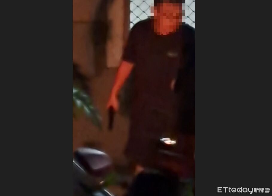 鄰居玩撲克牌被檢舉!不滿被誤認「抓耙仔」 男酒後開槍洩憤