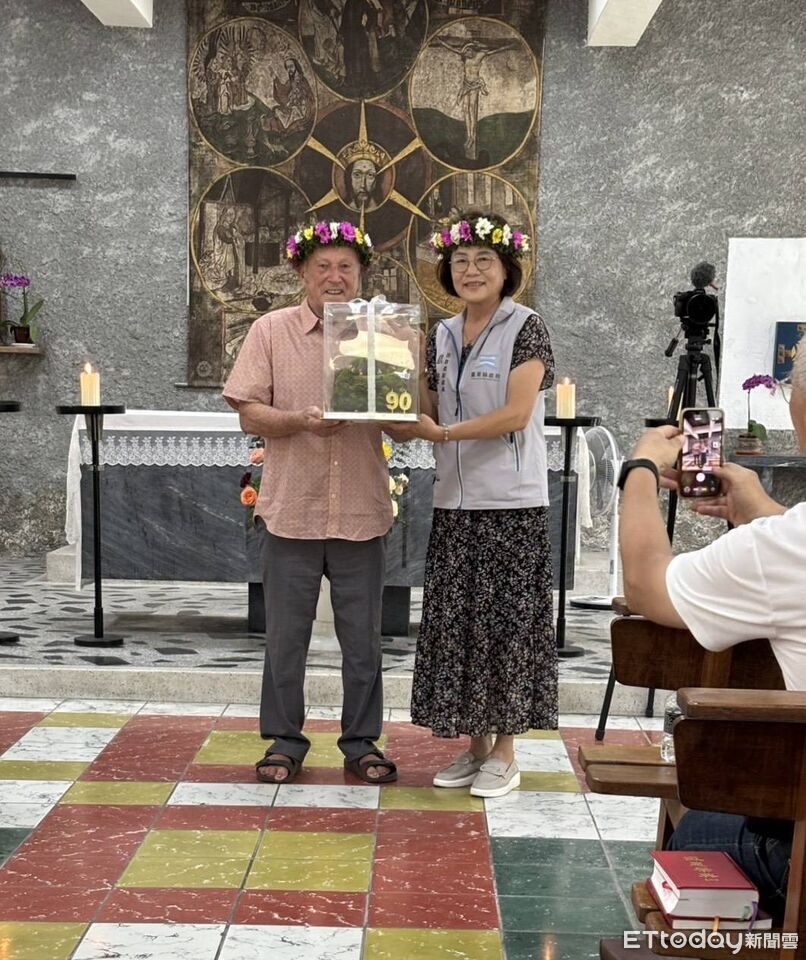 愛與祝福綿延永恆 歐思定修士90大壽溫馨慶生