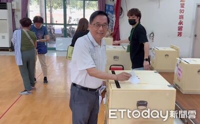 陳水扁遷居台南首投黨職選舉　黨員喊「都沒變老」爭相握手合影