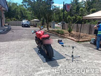 百萬杜卡迪重機排氣聲浪超標！噪音達102分貝　大溪警開罰