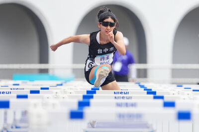 跨欄女神許樂全障運三金入袋!右腿緊繃仍出飆14秒56