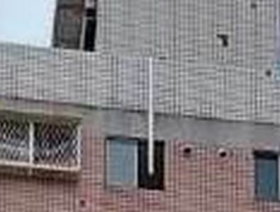 忘帶鑰匙?頂樓攀消防水帶返家 7旬翁失足墜12樓亡