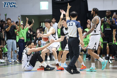 奧帝致勝3罰救主！國王逆轉搶下G1　胖總開心釋放包袱