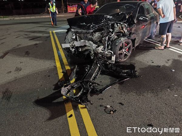 嘉市清晨2車相撞!車頭撞爛扭曲變形 2駕駛意識不清送醫 | ETtoday社會新聞 | ETtoday新聞雲