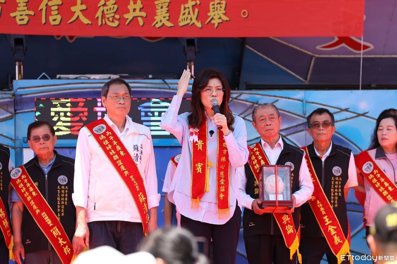 鄭麗文屏東媽祖慶典力挺蘇清泉 盼以「慈悲善心」為屏東拚新未來