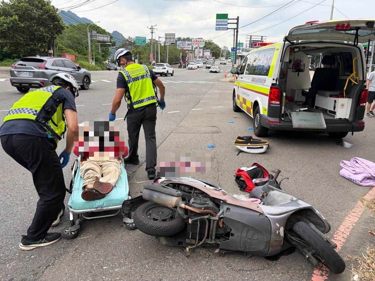 台3線彼岸橋死亡車禍!騎士剛起步與賓士休旅相撞 頭部遭輾不治