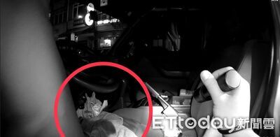 「抹布包毒品」狂噴消毒酒精也沒用 警抓包毒駕35歲男慘了