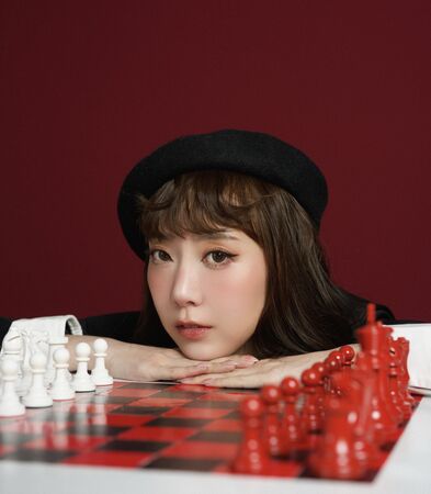 ▲▼「牙牙」林怡廷推出全新創作單曲《愛到像笨蛋一樣痛》。（圖／取自牙牙林怡廷IG）
