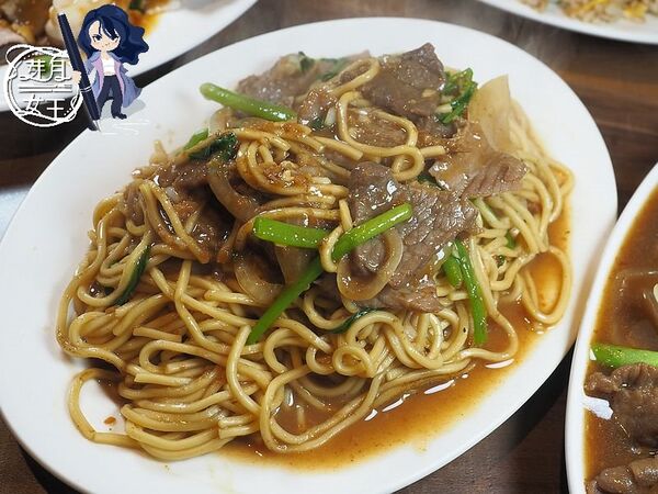 ▲▼牛饌炒飯炒麵牛肉料理。（圖／民宿女王芽月授權提供）
