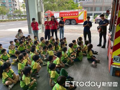 樂貝爾幼兒園參訪南消七大東門消防隊　萌娃變身一日防災小英雄