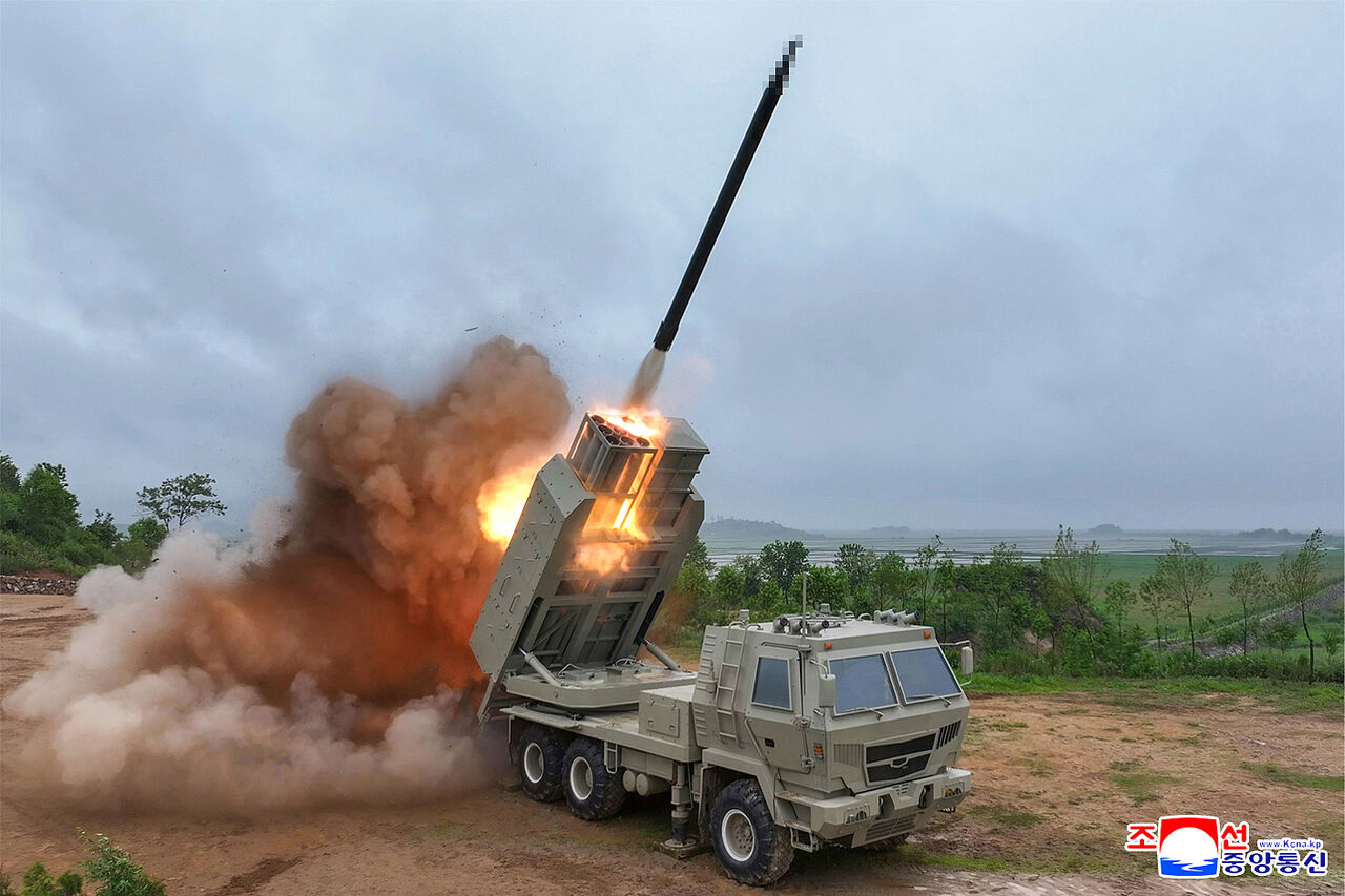 北韓「混合射擊」震撼!彈道+巡弋+火箭砲齊發 金正恩親自坐鎮