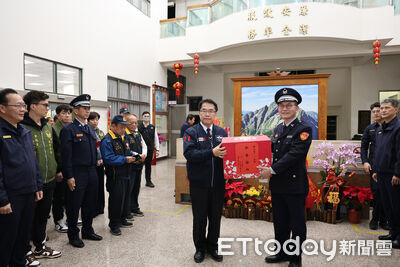 黃偉哲力挺警消 警消加給追溯3月1日生效基層每月最高增2910元