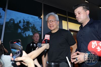 「肉鬆店」董事長宴請黃仁勳　重要人物雙雙現身
