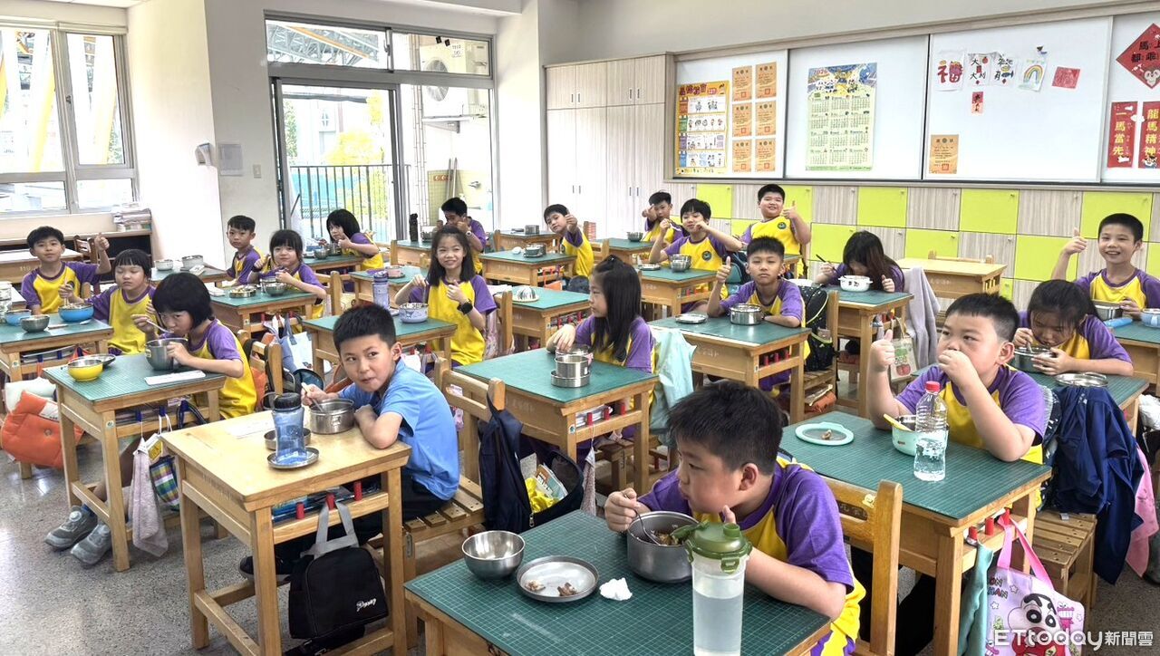 新北市8/31起營養午餐全面免費 加碼3配套32.3萬學生受惠