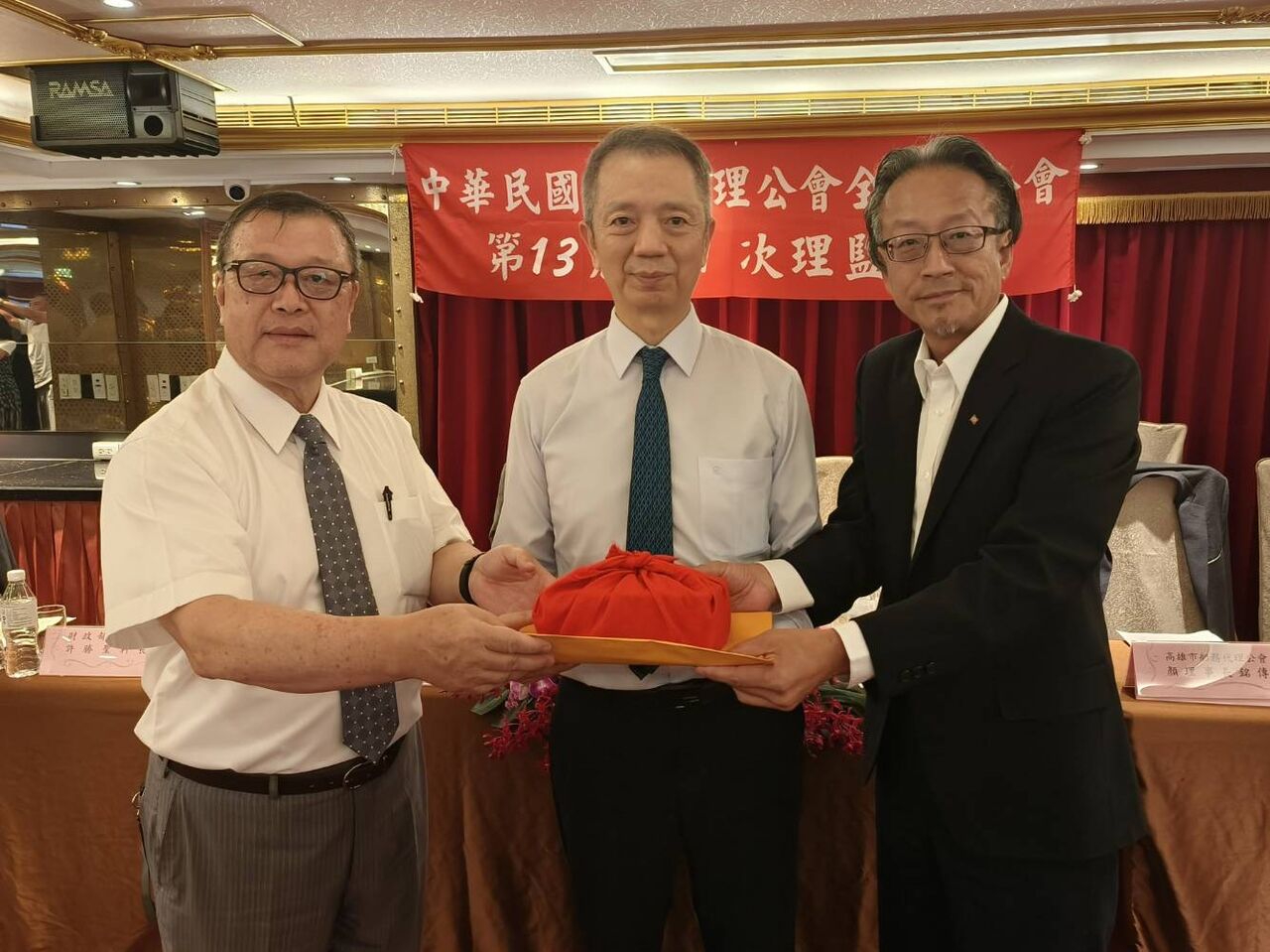 船代會全聯會黃啟洋連任理事長 要與經驗豐豐富的夥伴航向偉大