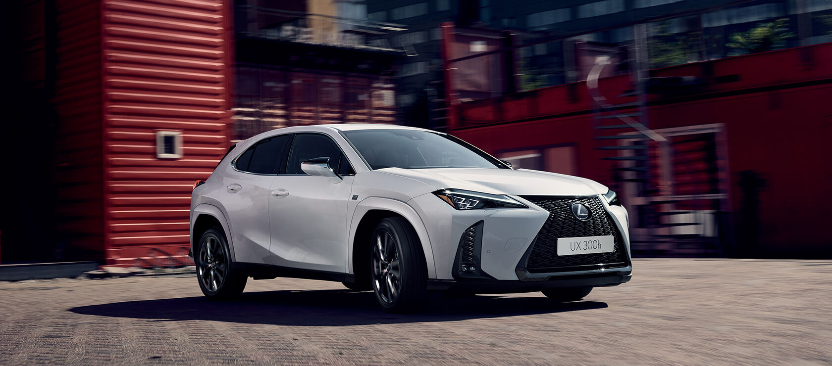 ▲LEXUS UX大改款消息流出！將複製ES成功策略，採油、電雙動力布局。此為現行款。（圖／翻攝自LEXUS）