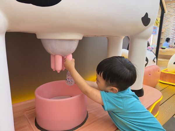 ▲暑假天氣炎熱，宏匯廣場150坪室內「享樂園」開幕，搶兒童商機。（圖／業者提供）