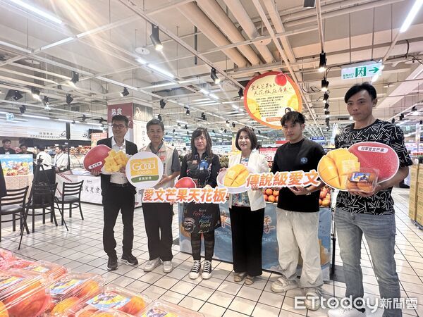 ▲▼家樂福「屏東芒夏季」開賣愛文芒果。（圖／記者林育綾攝）