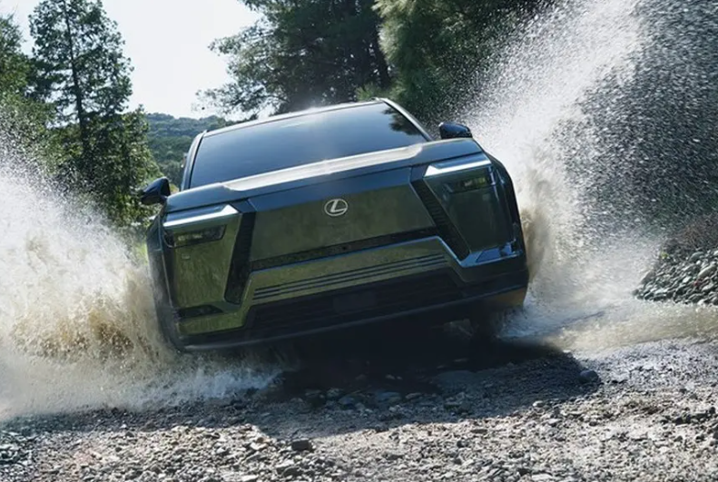 ▲LEXUS TZ預計今年冬季日本上市！這款跨世代電動車台灣導入機率頗高。（圖／翻攝自LEXUS）