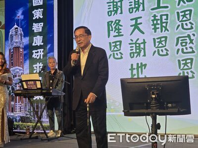 致敬豬哥亮！　「迷因王」阿扁自曝「練肖話」功力都是跟他學