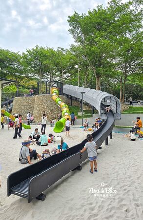 ▲▼清水鰲峰山公園谷溜遊戲場。（圖／記者NiniandBlue玩樂食記授權提供）
