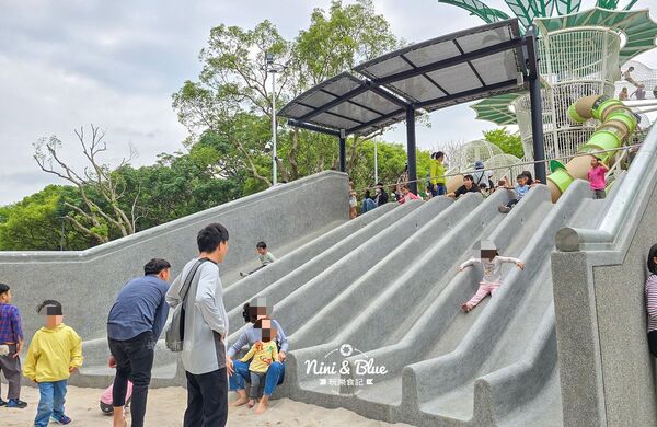 ▲▼清水鰲峰山公園谷溜遊戲場。（圖／記者NiniandBlue玩樂食記授權提供）