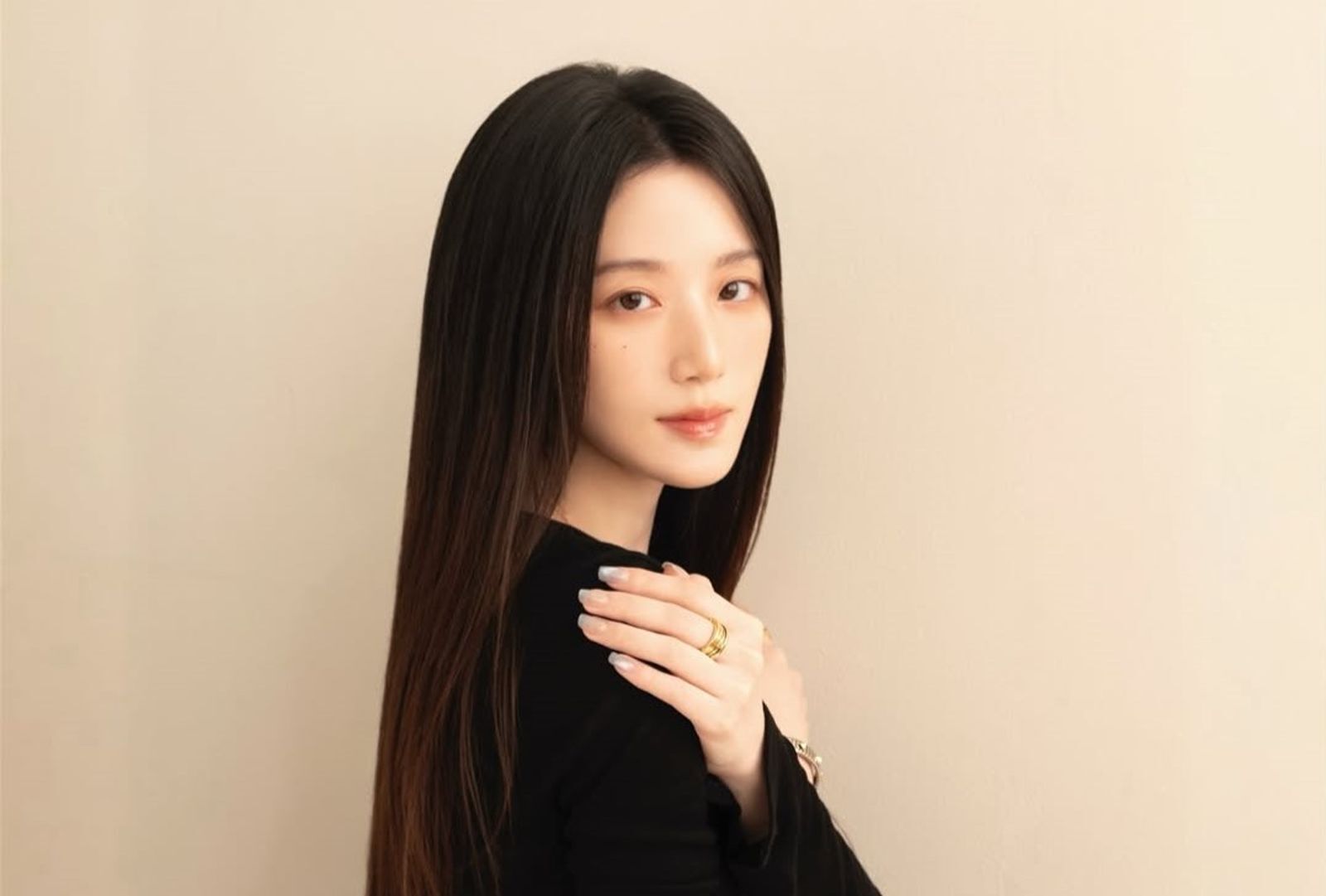 舒華隨團體I-dle入選《富比士》2026年「亞洲30位30歲以下菁英榜」。（翻攝yeh.shaa_ IG）
