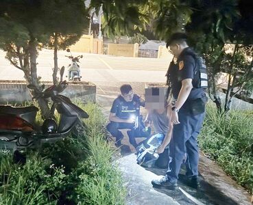 遭註銷+違規拖吊卻偷同型機車代步 桃警埋伏1小時逮獲竊賊
